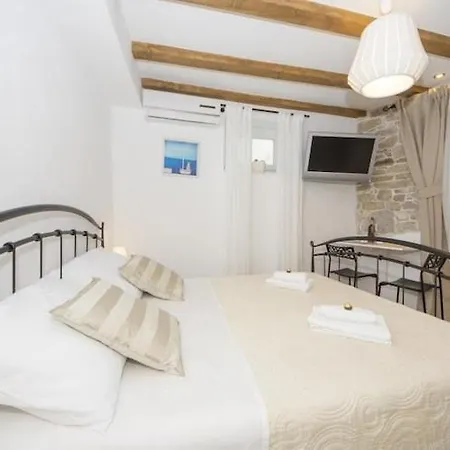 Stone Elegance St - Rudula