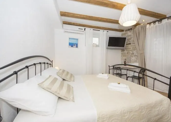 Stone Elegance St - Rudula